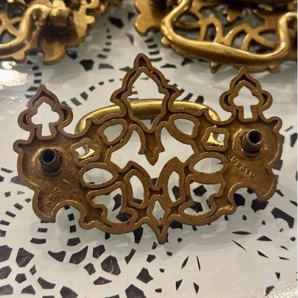 Lot of 8 KBC Brass Drawer Pulls NO.8310 Batwing Chippendale Vintage USA - Picture 3 of 6